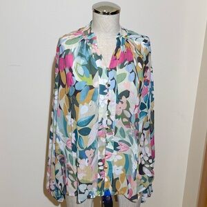 🔥NWT‼️ Button Front Floral Women's Blouse - Size Small✨✨✨